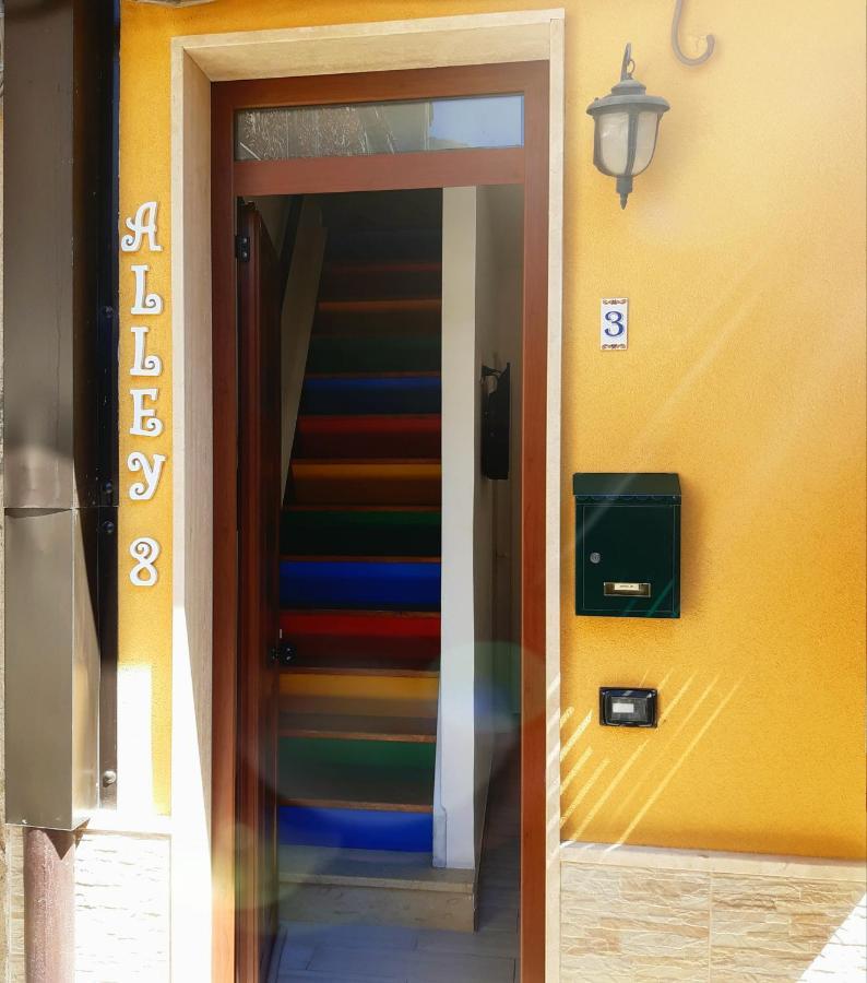 Alley 8 Scilla Exterior photo